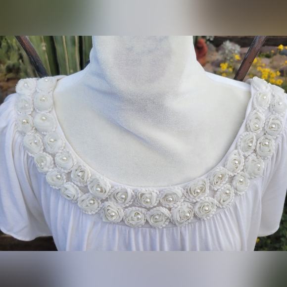 Unique Embellished Roses & Pearls Top - Picture 2 of 5